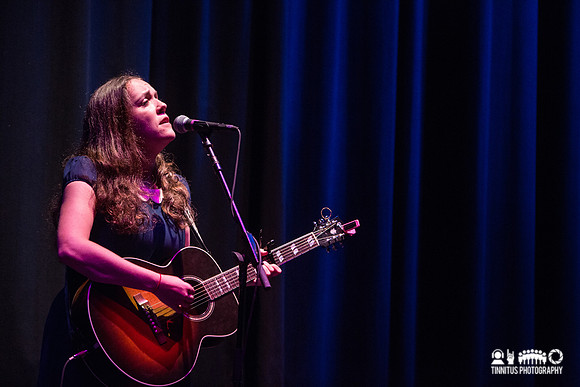 Lucy Wainwright Roche in concert