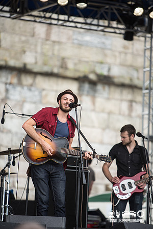 Kingsley Flood in concert