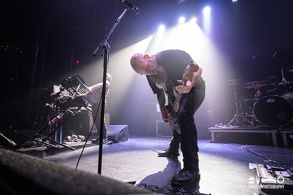 Neurosis in concert