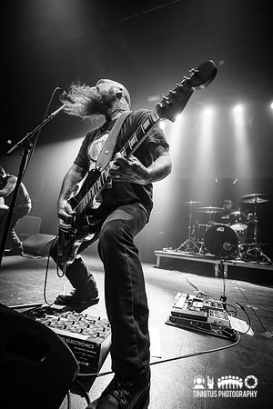 Neurosis in concert