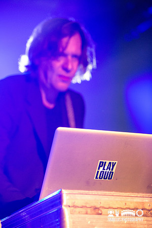 Fennesz in concert