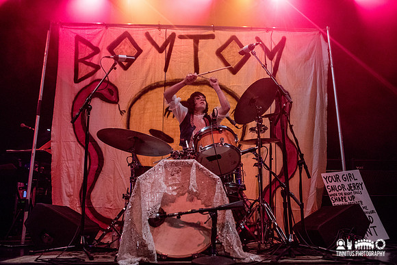 BOYTOY in concert