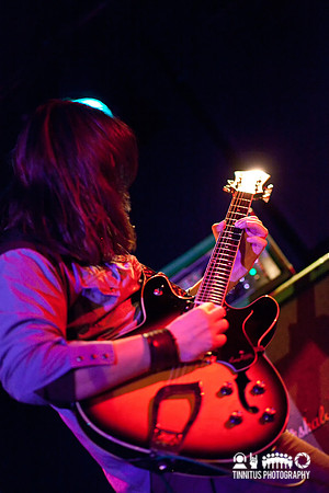 Man's Gin in concert