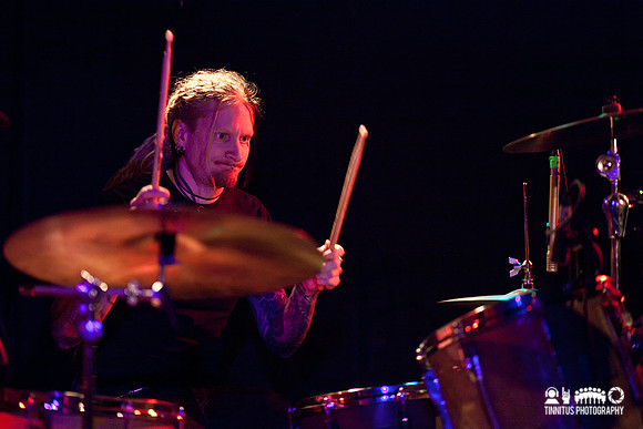 Man's Gin in concert