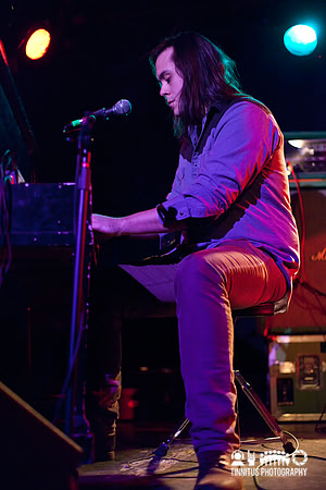 Man's Gin in concert