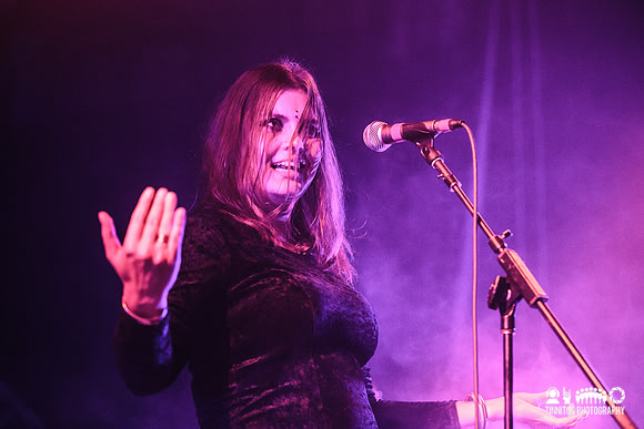 Jess And The Ancient Ones in concert