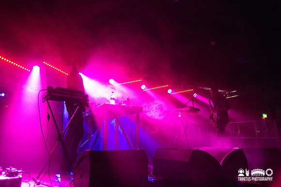 Dirty Beaches in concert