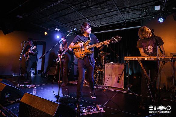 Mikal Cronin in concert