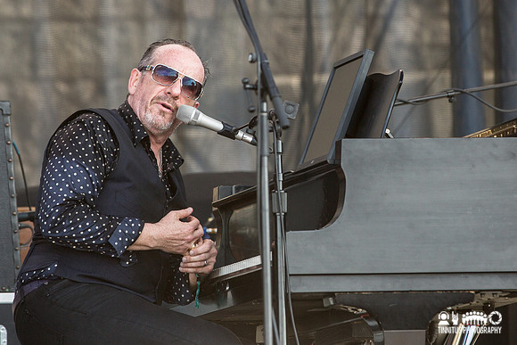 Elvis Costello with Larkin Poe in concert