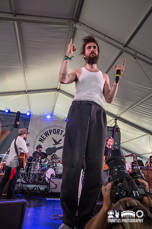 Edward Sharpe and the Magnetic Zeros in concert