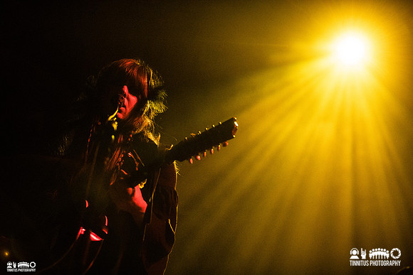 Circuit Des Yeux in concert