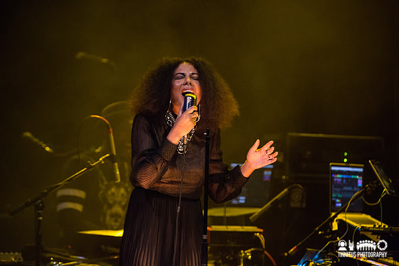 Mapei in concert