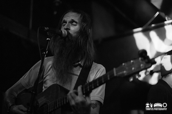 Doug Tuttle in concert