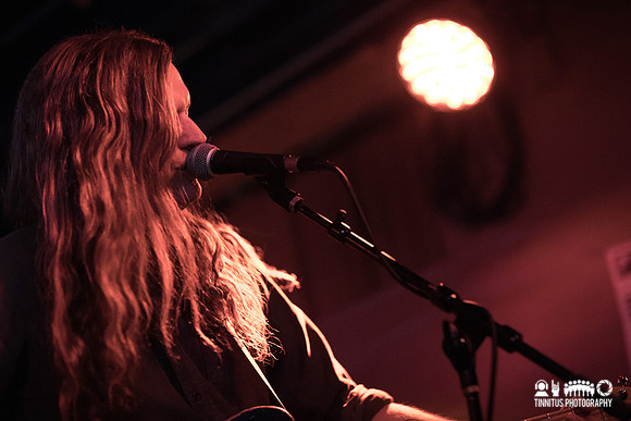 Doug Tuttle in concert
