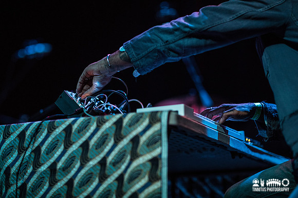 Om in concert