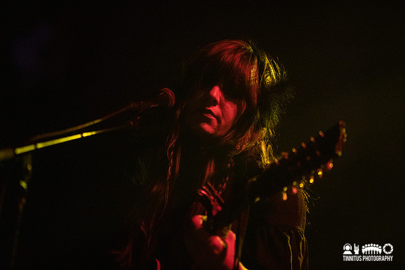 Circuit Des Yeux in concert