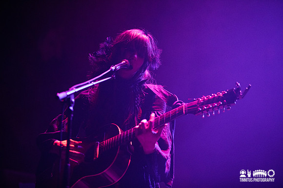 Circuit Des Yeux in concert