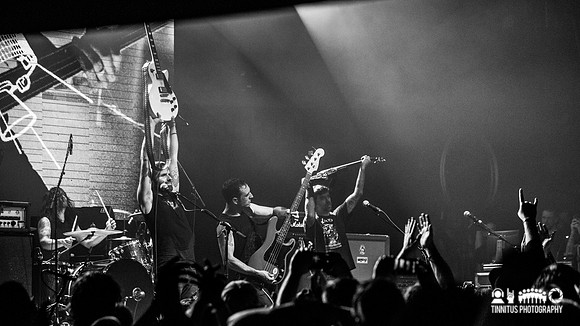 Cave In in concert