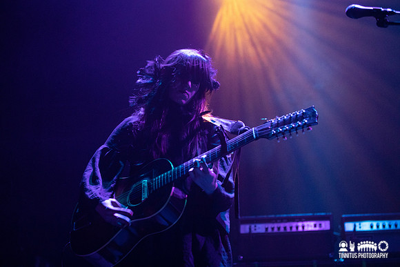 Circuit Des Yeux in concert
