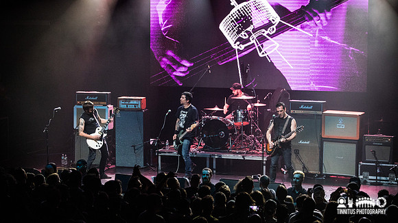 Cave In in concert