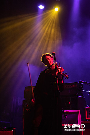 Circuit Des Yeux in concert