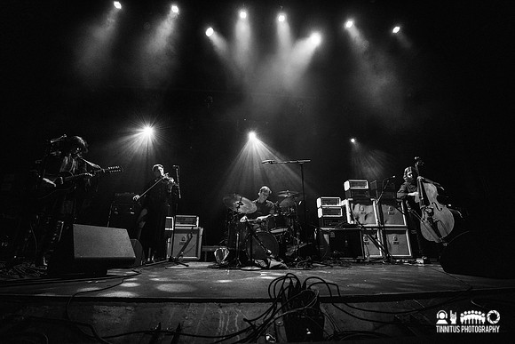 Circuit Des Yeux in concert