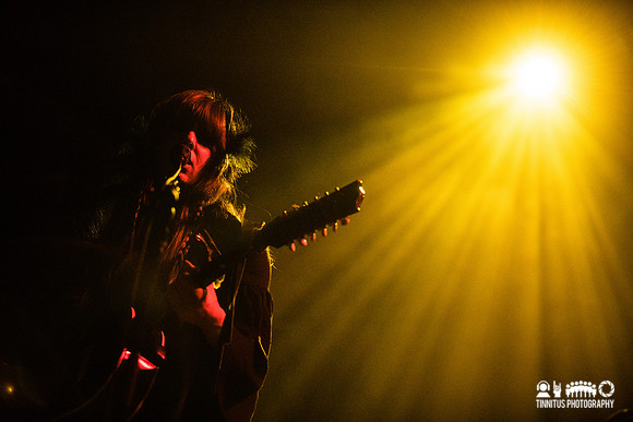 Circuit Des Yeux in concert