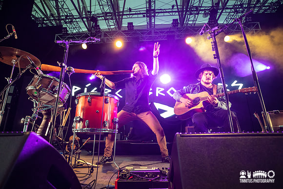Pierce Brothers in concert