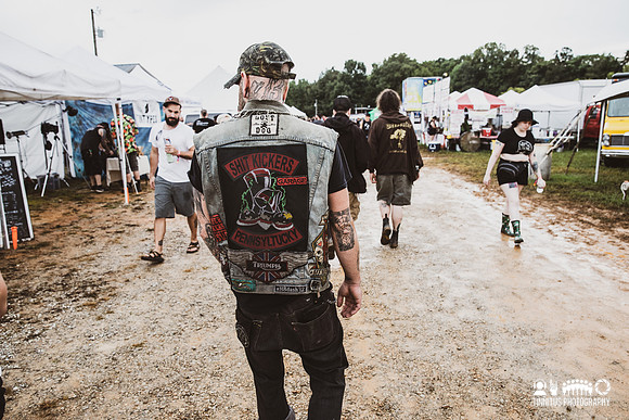 Muddy Roots attendee