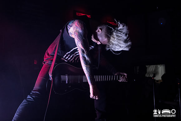 3Teeth in concert