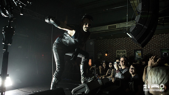 3Teeth in concert