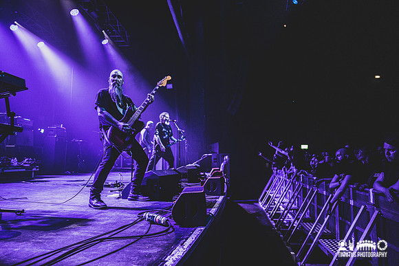 Neurosis in concert