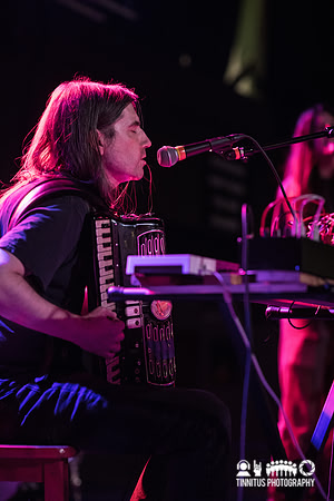 Alec K Redfearn and the Eyesores in concert