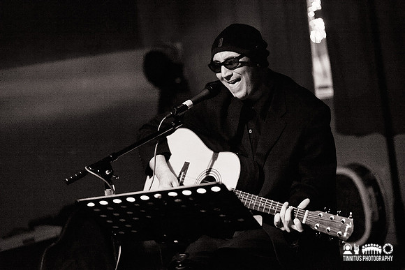 Alvarius B in concert