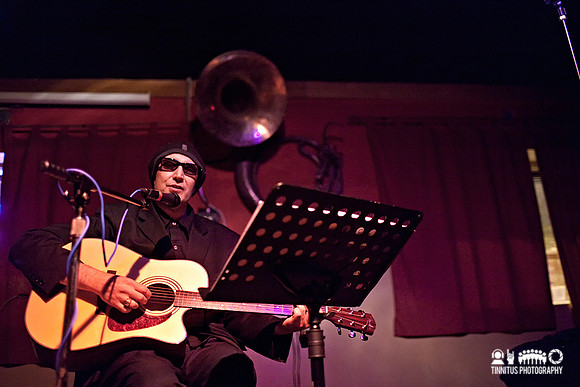 Alvarius B in concert