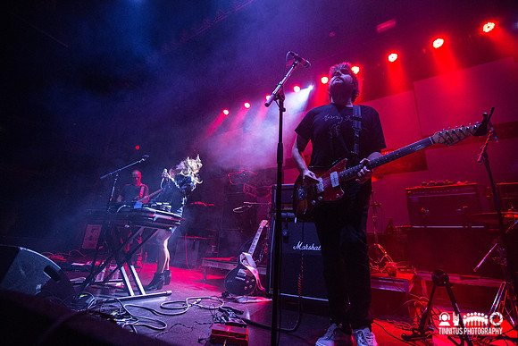 Asobi Seksu in concert