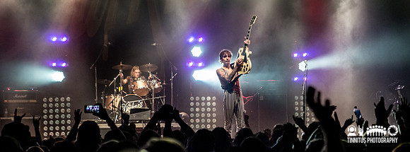 The Darkness in concert