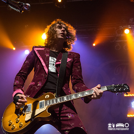 The Darkness in concert