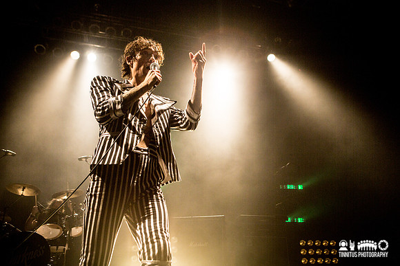 The Darkness in concert