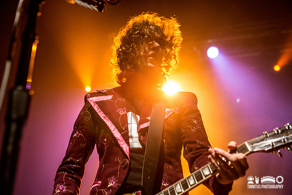 The Darkness in concert