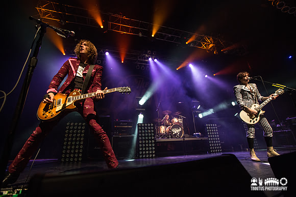 The Darkness in concert