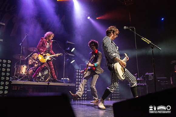 The Darkness in concert