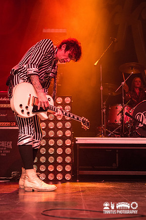 The Darkness in concert