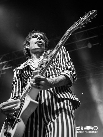 The Darkness in concert