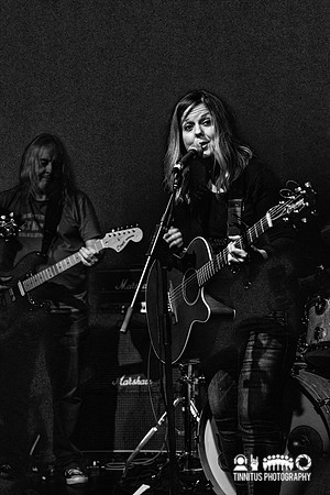 Mary Lou Lord in concert