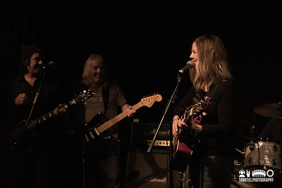 Mary Lou Lord in concert