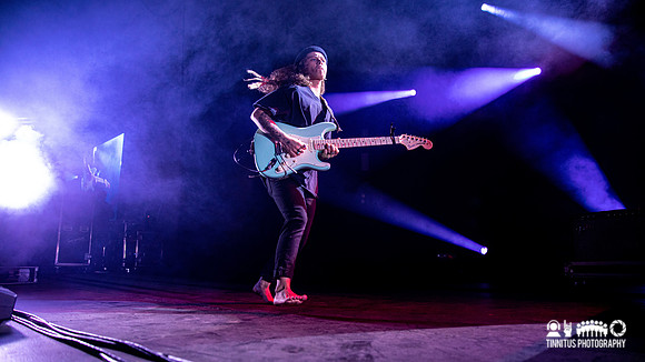 Tash Sultana in concert