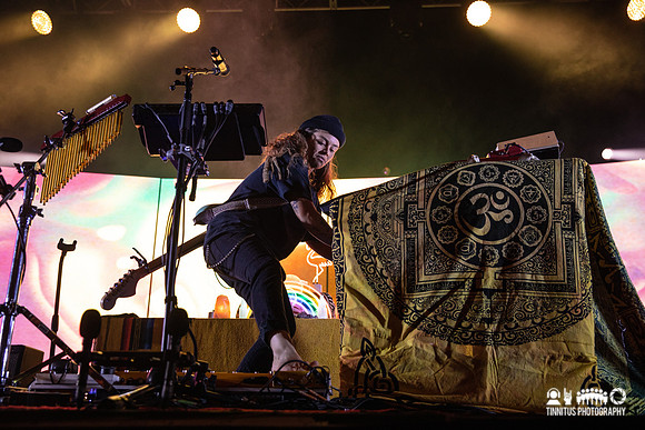 Tash Sultana in concert