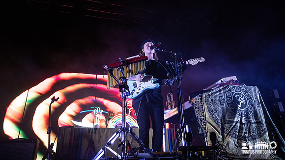 Tash Sultana in concert