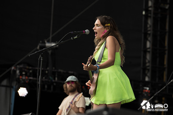 Speedy Ortiz in concert